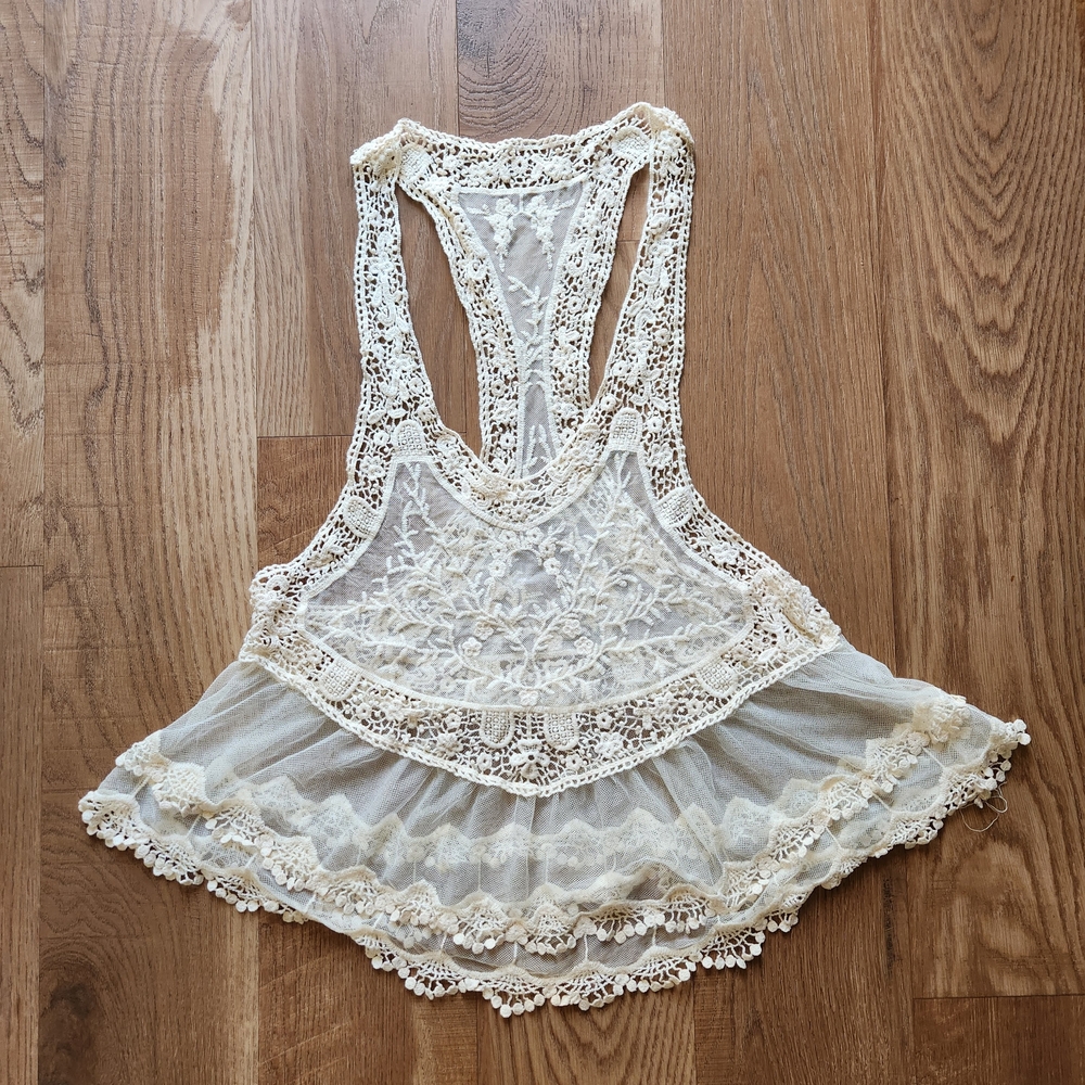 Chic Lace Crochet Sleeveless Top
